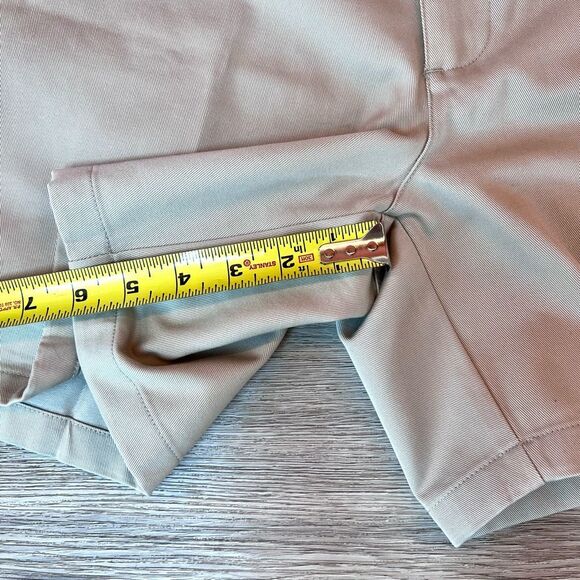 L.L.Bean Men's Cream Natural Fit 100% Cotton Flat Front Chino Shorts Size 35 - Picture 3 of 4